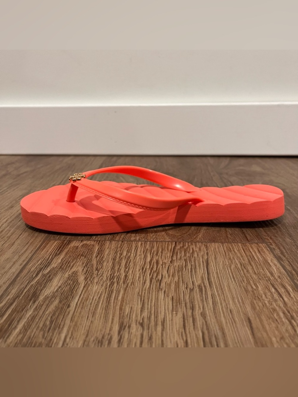 Tory Burch Kira Flip Flop Sandals Size 6 - Picture 9 of 13
